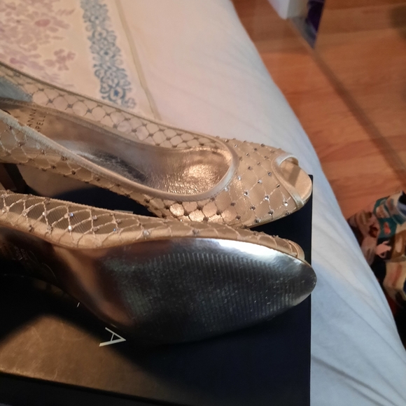 Adrianna Papell champagne sparkle heels - Picture 7 of 9